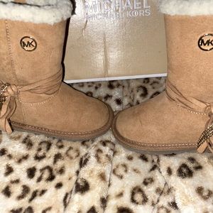 Michael Kors Toddler boots (ugg lookalike)